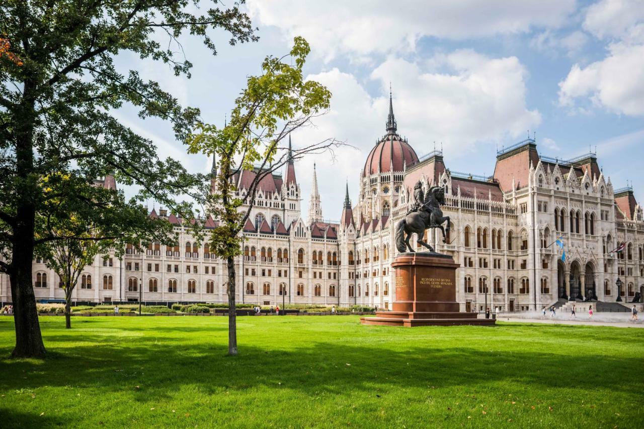 Modern 2 Bedroom Apartment With Free Airport Transfer Budapest Exterior foto